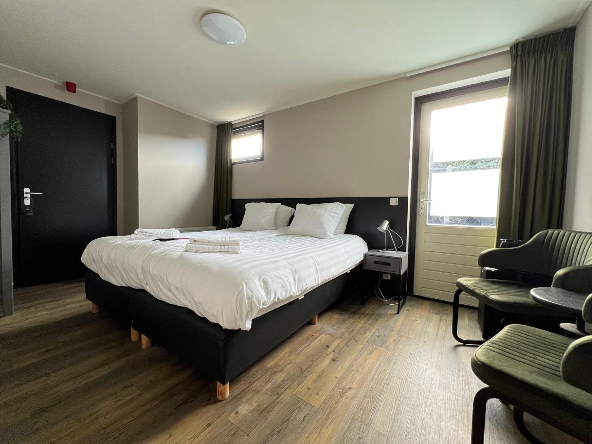 Bij Hen Op Ameland Hotel Hollum  Bagian luar foto