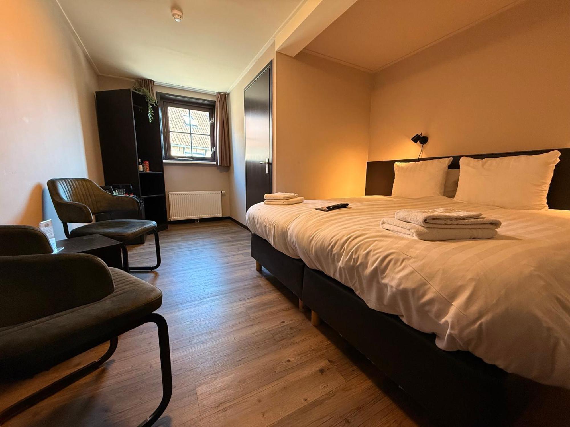 Bij Hen Op Ameland Hotel Hollum  Bagian luar foto